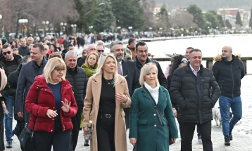 Зечевиќ: Силата на духовното раѓање и вербата во новата надеж нека бидат заедничка поткрепа за подобра иднина 