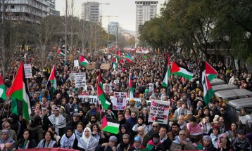 Низ Шпанија протести под слоганот „Да го запреме геноцидот во Палестина!“