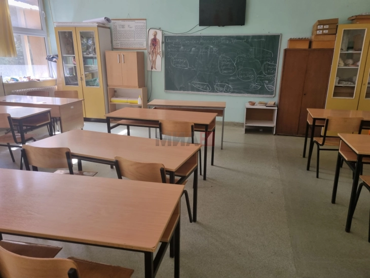 Педесет ученици заминале во странство, второто полугодие нема да го продолжат во Штип