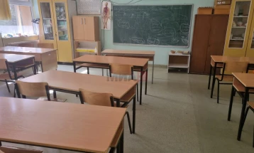 Педесет ученици заминале во странство, второто полугодие нема да го продолжат во Штип
