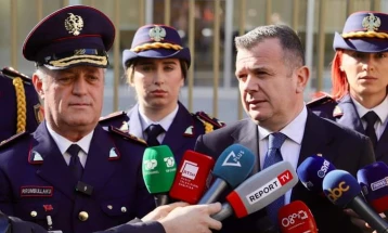 Во голема акција албанската полиција уапси 273 лица, запленети се оружје, дрога и пари