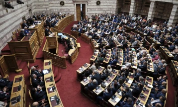 Грчкиот Парламент го изгласа законот за поштенско гласање на евроизбори и референдуми