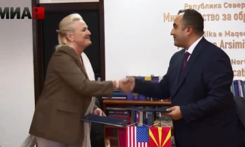 Изјави на министерот Шаќири и американската амбасадорка Агелер (во живо)