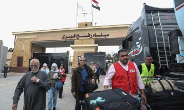 Египет прими десетици странски државјани и Палестинци на кои им е потребна медицинска помош