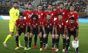 Египетскиот фудбалски сојуз жртвуваше крава за да и донесе среќа на репрезентацијата, месото поделено на загрозените во Каиро