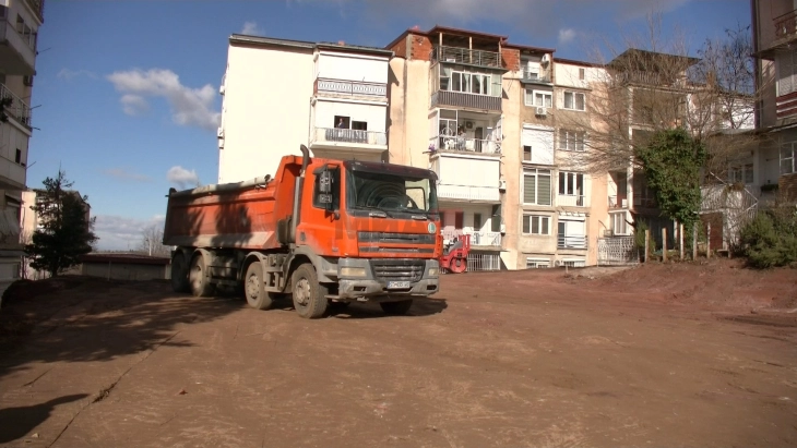 Штипската населба Автокоманда добива нов уреден паркинг простор