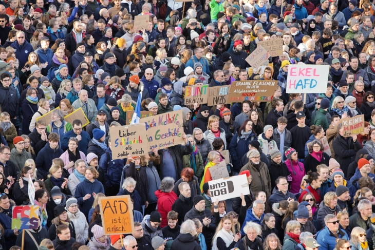Продолжуваат протестите против екстремната десница во Германија