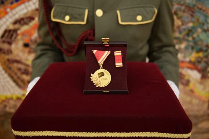 Шест македонисти ќе бидат одликувани со Медал за заслуги за Република Северна Македонија