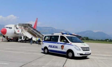 Македонски државјанин баран со меѓународна потерница уапсен на аеродромот во Тирана