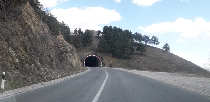 Traffic: Mostly dry roads, Veles – Gradsko route closed for installing chain link fencing