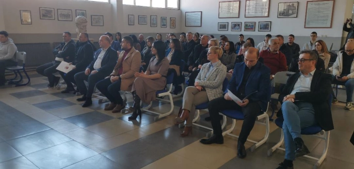 Работна средба „Учи паметно-работи стручно“ во Охрид посветена на концептот за дуално образовние
