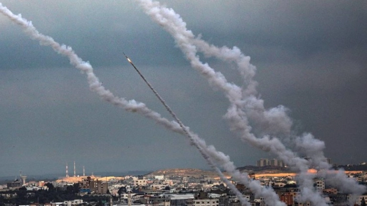 Skaj njuz: Në një sulm ajror në Gaza është goditur një kishë ortodokse greke ku kanë qenë të strehuar palestinezë të shpërngulur