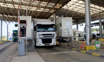 Од денеска камионите со стока кои увезуваат или извезуваат во Србија се мерат само еднаш 