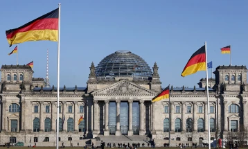 Bundestagu miratoi 7.6 miliardë euro për Ukrainën