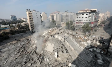 Најмалку 27.365 Палестинци убиени и 66.630 ранети во Газа од 7 октомври