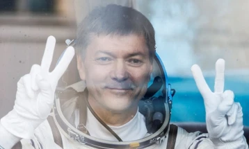 Руски космонаут го собори рекордот за поминато најдолго време во вселената