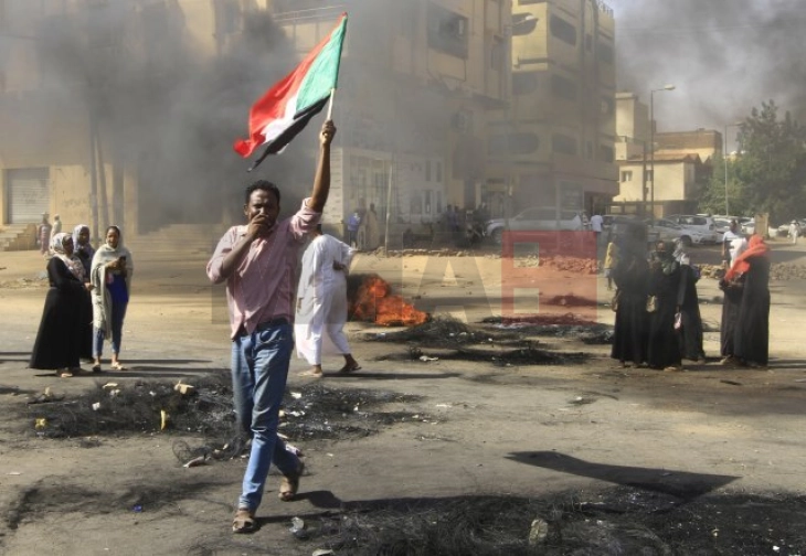 Mjekët pa kufij: Një fëmijë vdes çdo dy orë në kampin Zamzan në Sudan