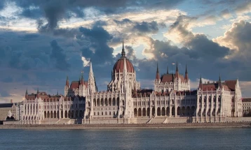 Унгарскиот парламент на вонредна седница расправа за приемот на Шведска во НАТО, Фидес на Орбан бојкотира