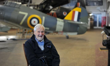 Пилот од Втората светска војна на 102 години полета со „Спитфајер“