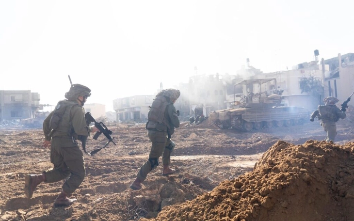 Forcat izraelite hynë në spitalin në Kan Junis