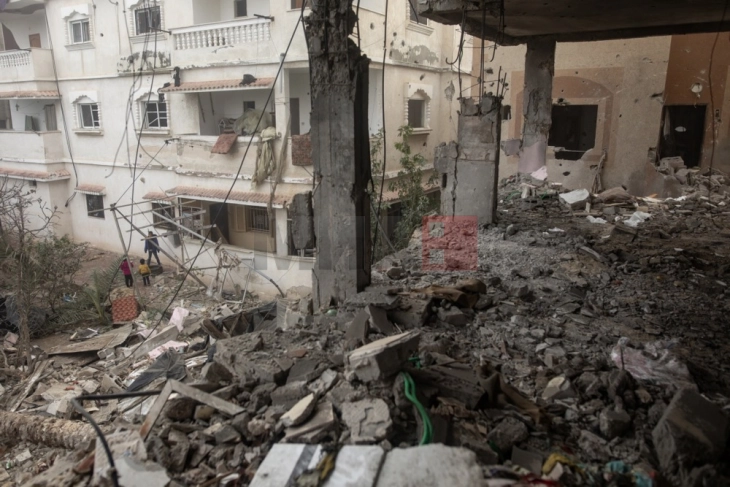 Најмалку девет лица загинаа во израелското бомбардирање на Газа