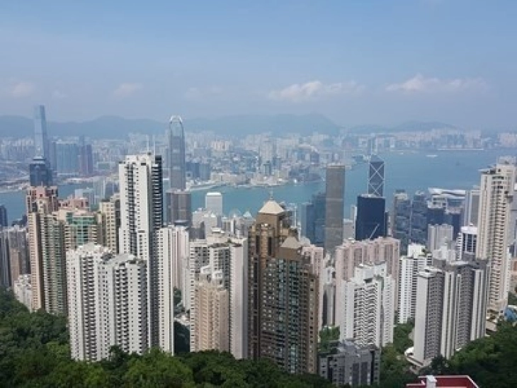 Седум лица уапсени во случај на „перење“ 1,8 милијарди долари во Хонг Конг
