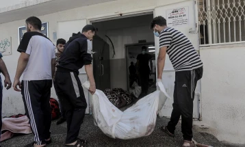 Најмалку 67 Палестинци загинаа изминатата ноќ во израелските напади во Газа