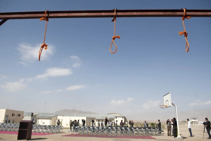Талибанците извршија двојна егзекуција на стадион во југоисточен Авганистан