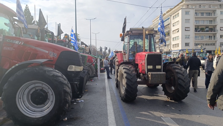 Fermerët grekë paralajmëruan bllokadë të re në pikën kufitare Evzoni drejt Maqedonisë së Veriut