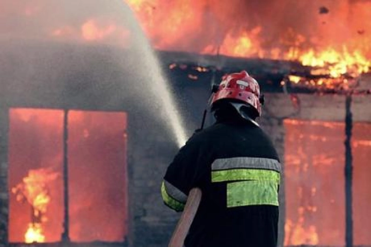 Десетмина загинати во пожарот во станбена зграда во Валенсија