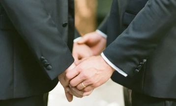 Чешките законодавци го отфрлија барањето за легализирање на истополовите бракови