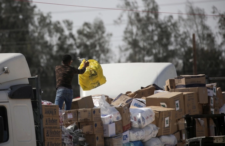 Бела куќа: Повеќе од 80 камиони со хуманитарна помош влегле во Појасот Газа во последните 24 часа