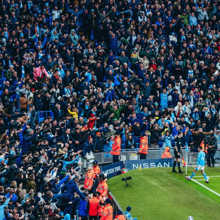 Phil Foden stars as Manchester City come from behind to win derby