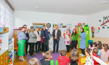 Велковски: 270 дечиња се на листа на чекање во градинките во Тетово