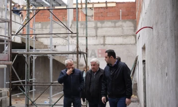 Костадинов изврши увид во градежните работи на Домот на културата во Куклиш