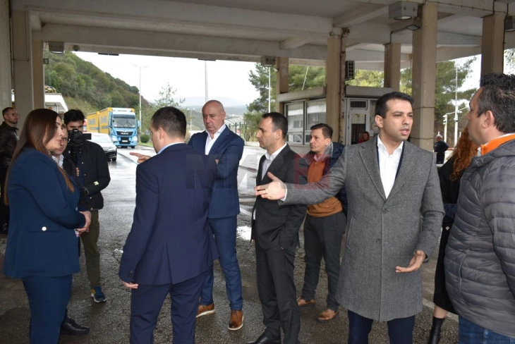 Boçvarski: Pasaportat për transportuesit janë në “shiritin e  shpejtë