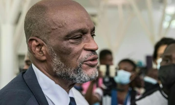 Премиерот на Хаити пристигна во Порторико во време кога илјадници луѓе во неговата земја беа принудени да ги напуштат своите домови