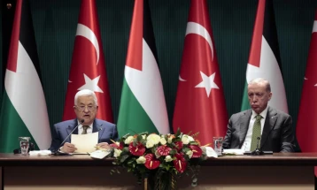 Абас во Анкара: Газа е составен дел од палестинската територија