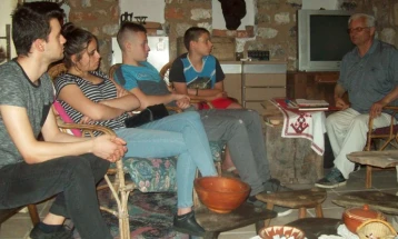 Доделување на книжевните награди за најдобра необјавена песна за деца „Тоде“