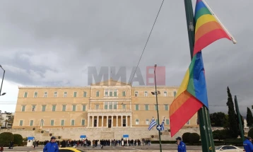 Легализацијата на истополовите бракови во Грција ги разниша односите меѓу црквата и државата