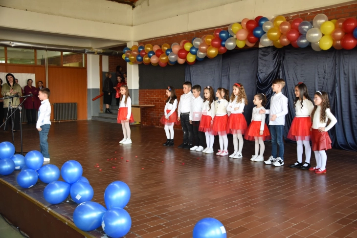 Во Дебар одбележан 7 март, денот на албанскиот учител