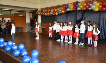 Во Дебар одбележан 7 март, денот на албанскиот учител