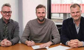 Штутгарт го продолжи договорот со тренерот за кој интерес покажуваат Баерн и Леверкузен 