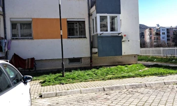 Жена падна од трети кат на социјална зграда во Охрид, приведени две лица