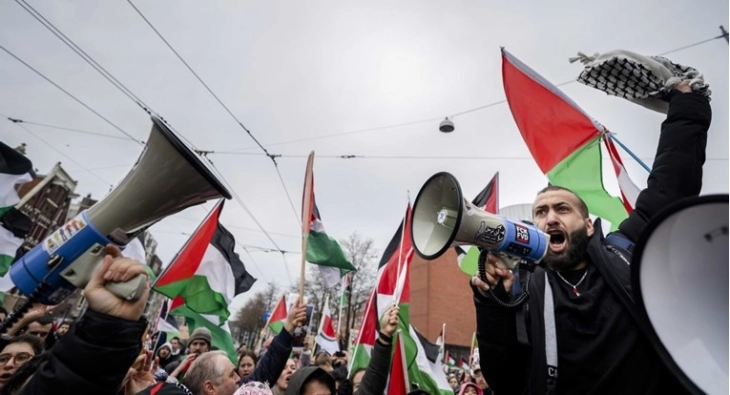 Presidenti i Izraelit pritet me protesta në Amsterdam