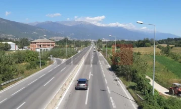 Седум лица повредени во сообраќајка на автопатот Тетово-Гостивар