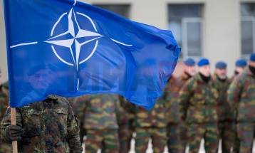 Prioritet i NATO-s në Shqipëri është kalimi nga prodhimi i ngadaltë në atë të lartë të municionit për nevojat e luftës në Ukrainë