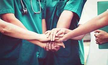 Унија на ЗМСТАС: Нема трансформација кон редовен работен однос за медицинските сестри, но и нема недостоинствени договори на дело