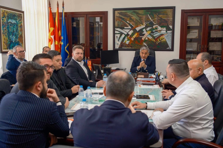 Министерот за локална самоуправа Пенов на состанок со градоначалниците од Вардарскиот плански регион
