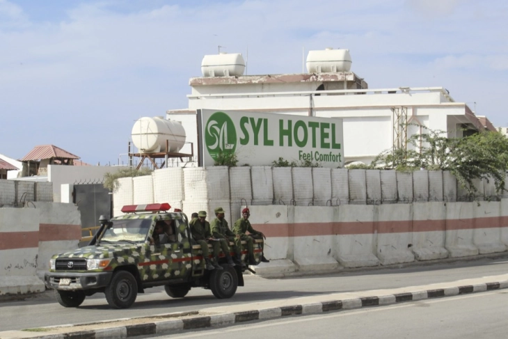 Сомалиските безбедносни сили ги елиминираа милитантите на Ал Шабаб кои нападнаа хотел во Могадишу